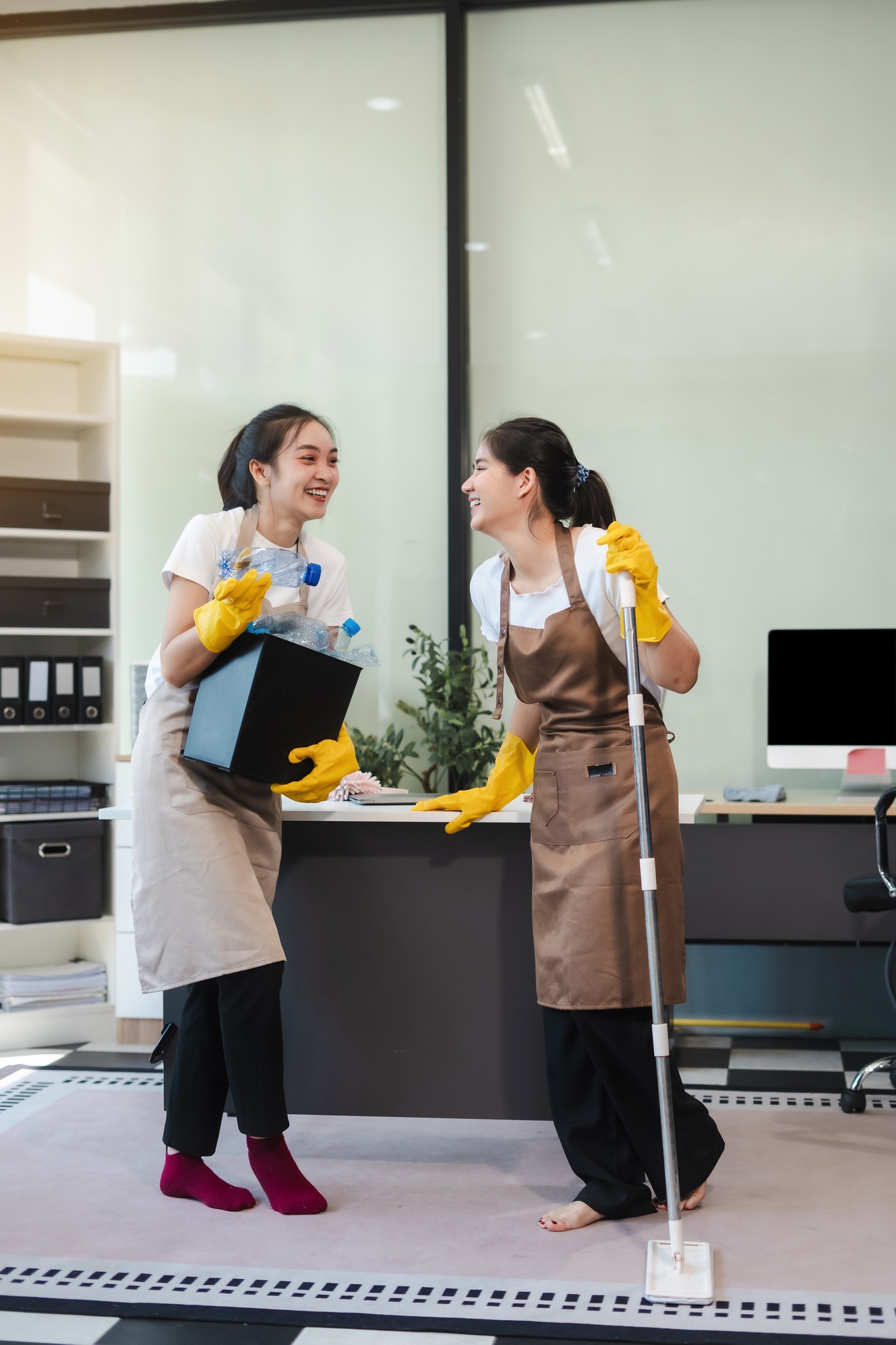 Online cleaning service, Office cleaning service clean, Professional Housekeeping.